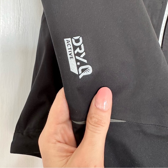 Mountain Hardwear Jacket - Picture 4 of 5